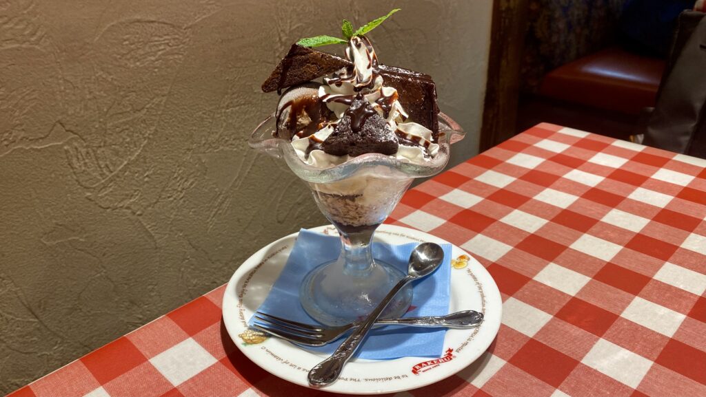 チョコレートのパフェ