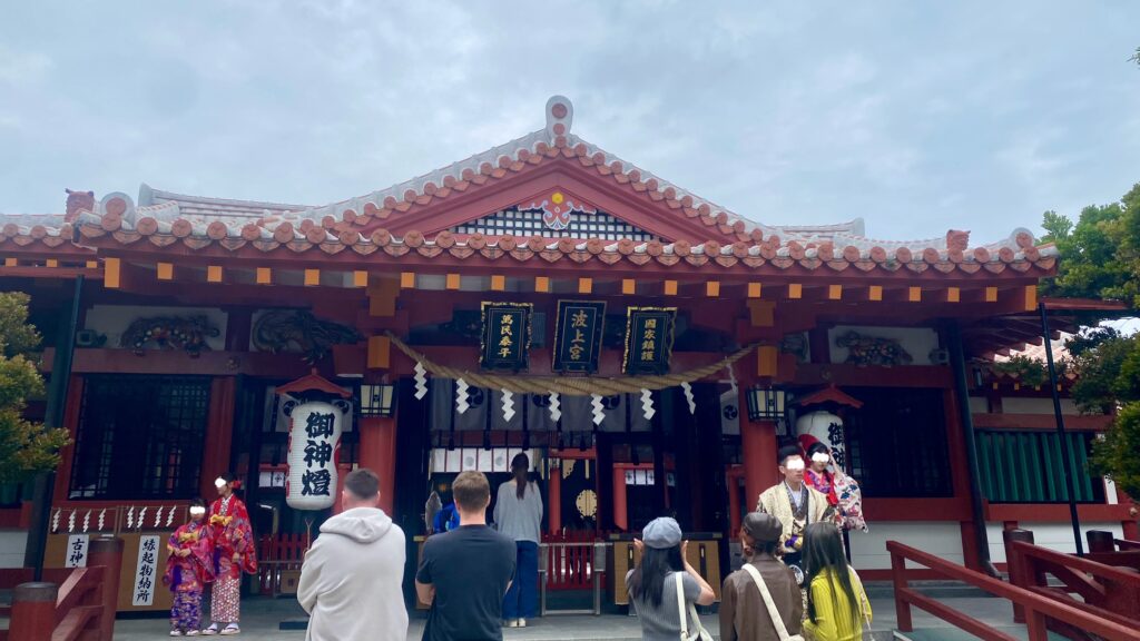 波上宮の本殿