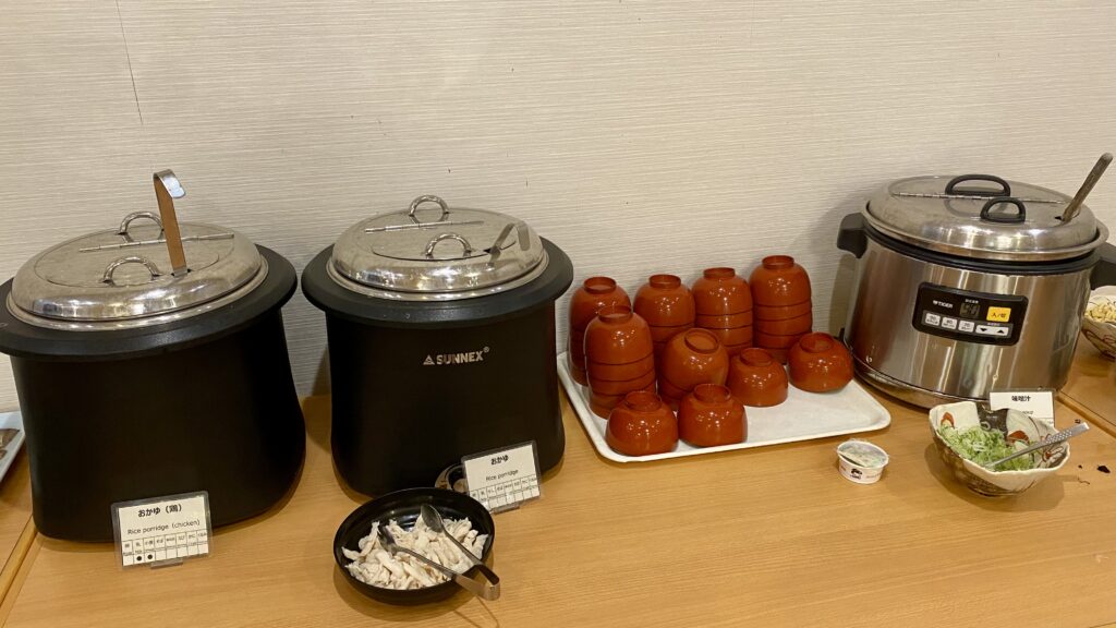 お味噌汁・おかゆコーナー