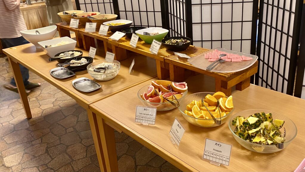 サラダコーナー