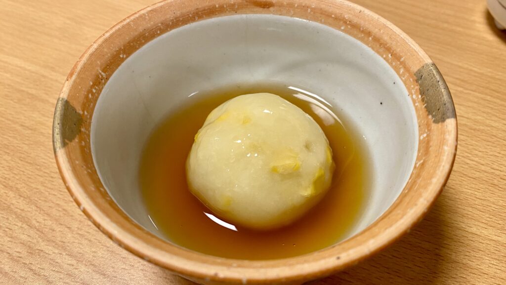 蒸物:コーンとじゃが芋の万頭 べっ甲餡かけ