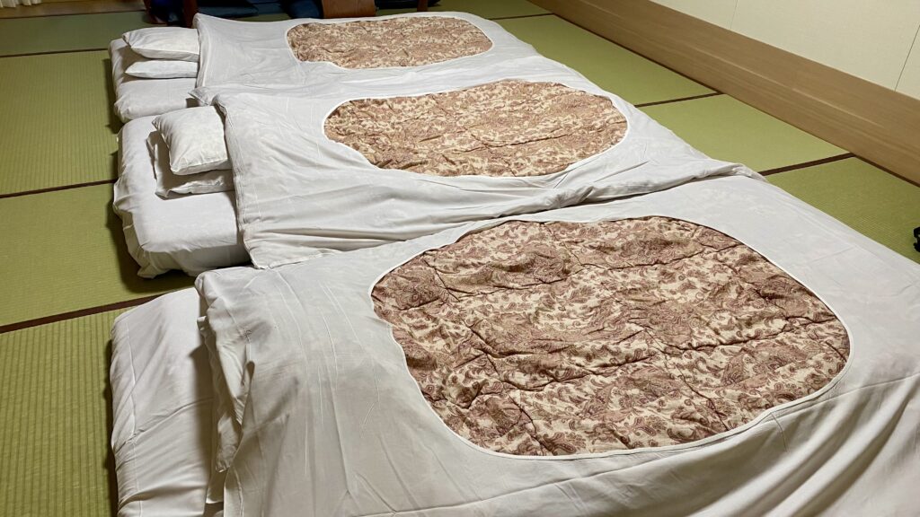 ホテルの方にお布団を準備してもらいました
