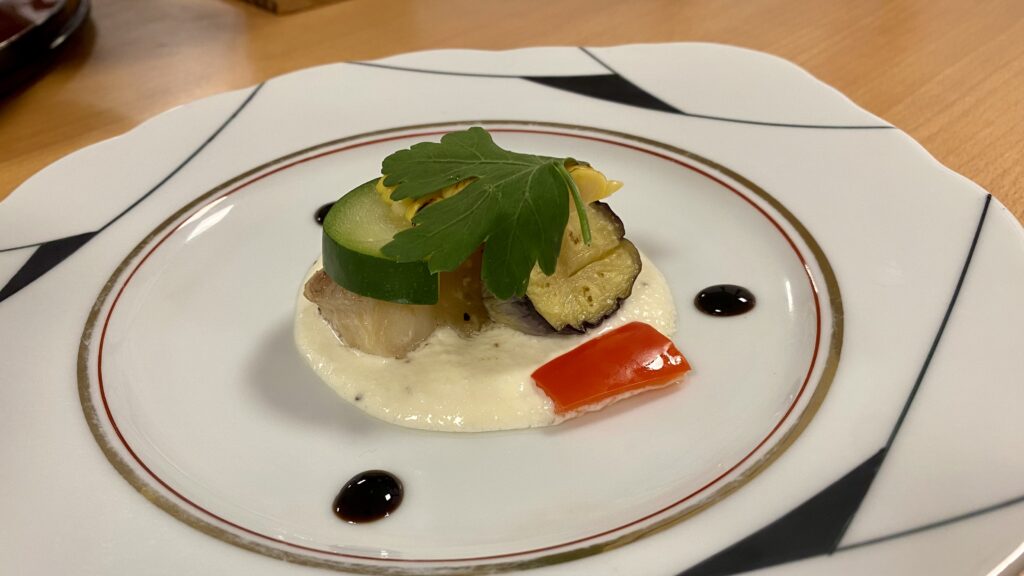 中皿:白身魚のワイン蒸し マリネ風