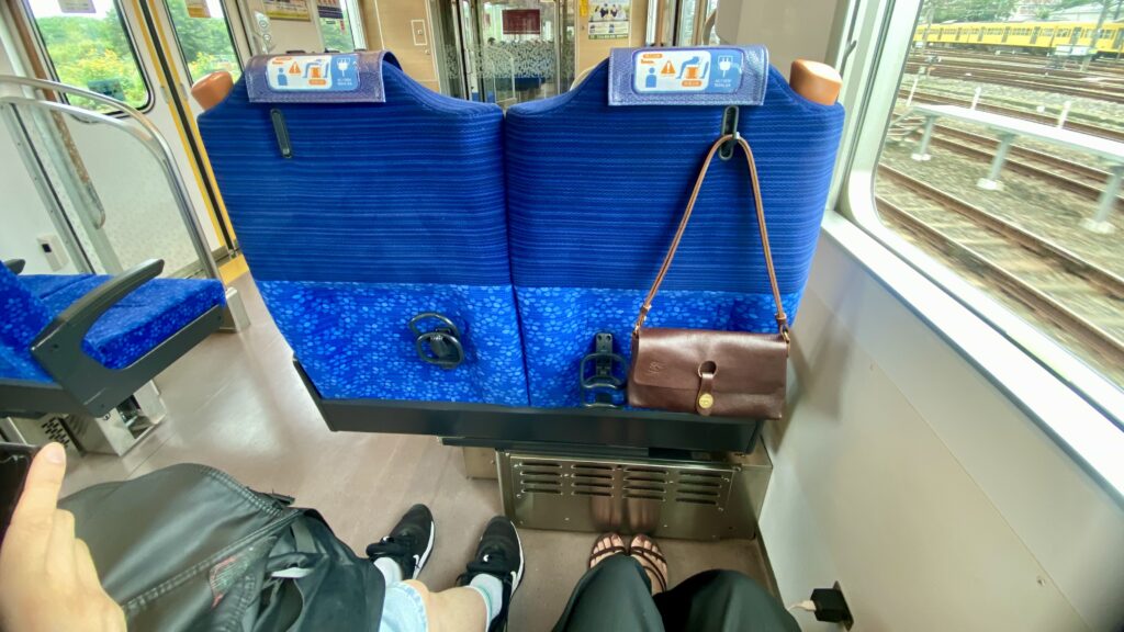 ゆったり広々で快適な座席