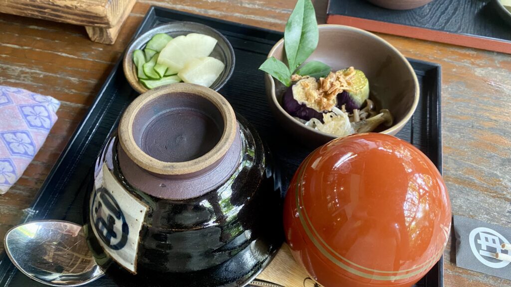 あゆめしにつく小鉢たち